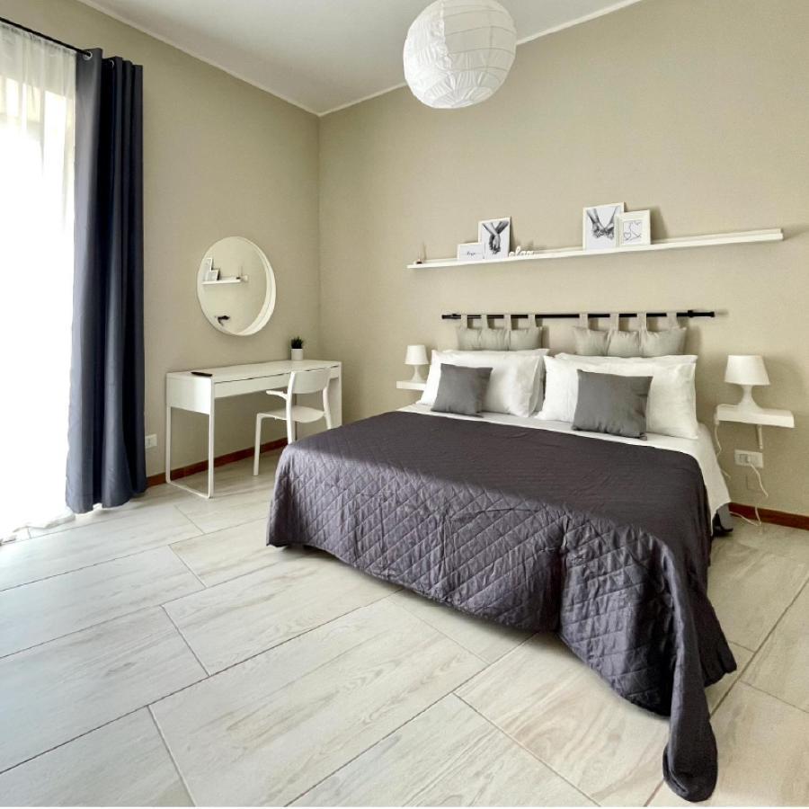 Grey Apartment Caiazzo المظهر الخارجي الصورة