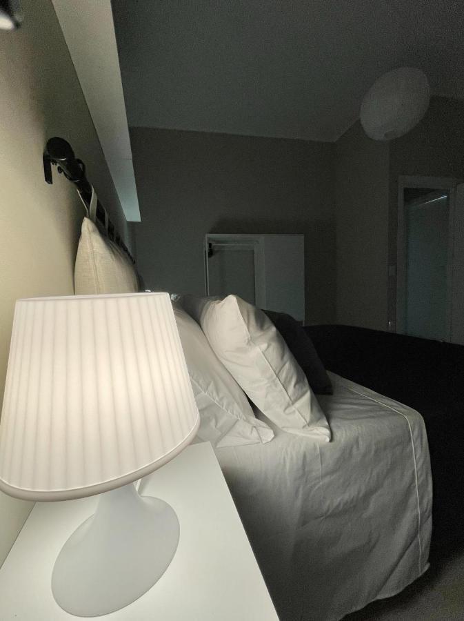 Grey Apartment Caiazzo المظهر الخارجي الصورة