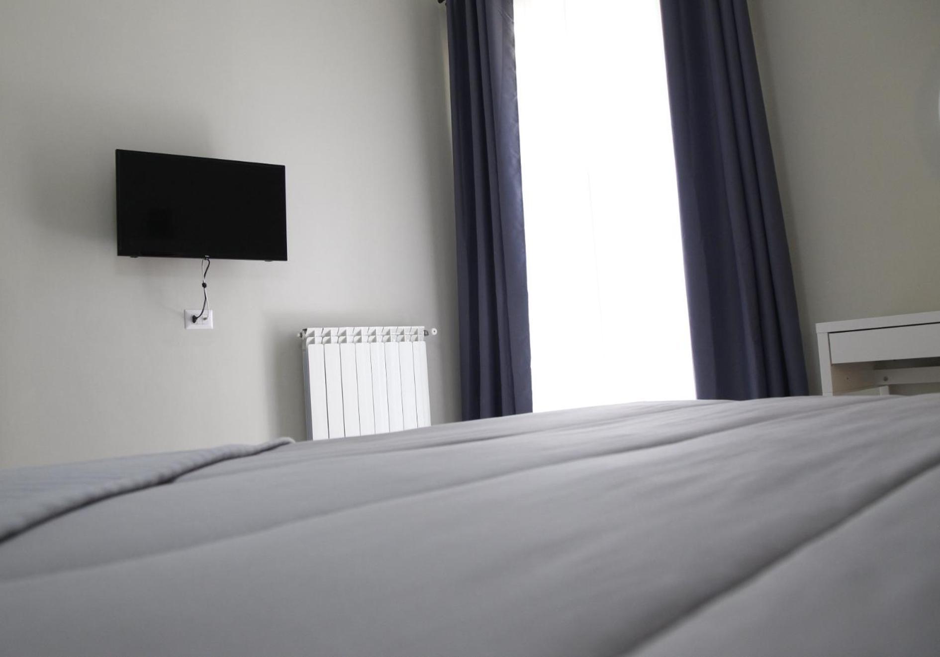 Grey Apartment Caiazzo المظهر الخارجي الصورة
